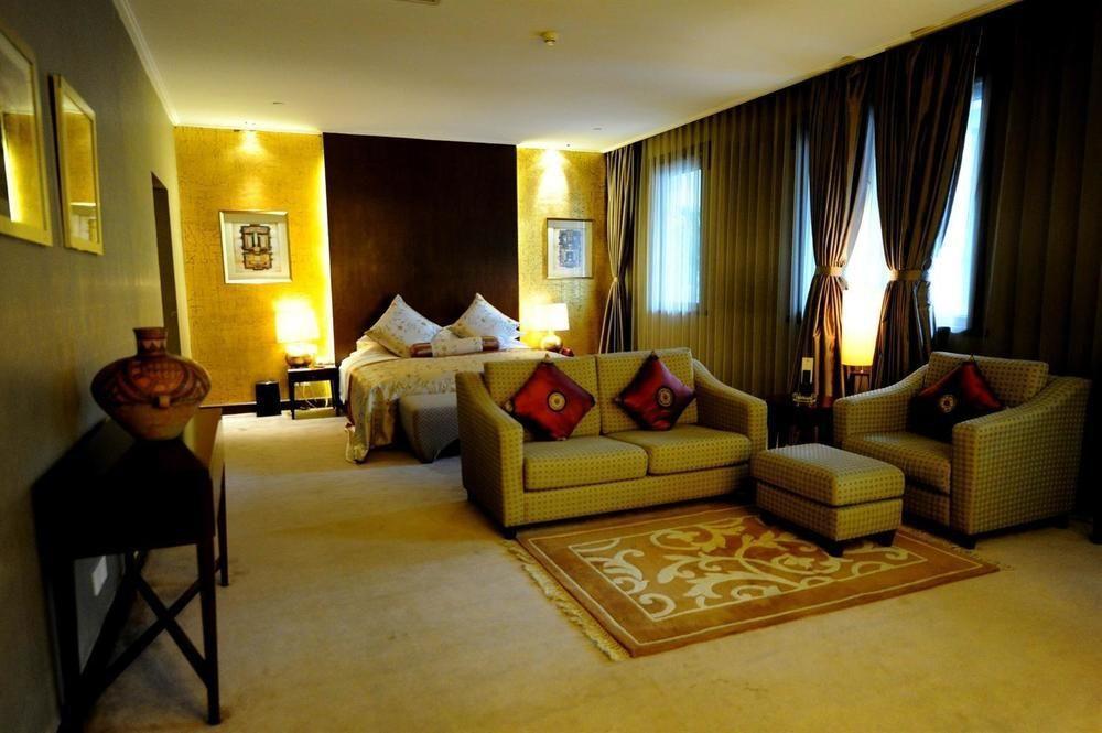 Yun-Zen Jinling World Trade Plaza Hotel Shijiazhuang Exterior foto